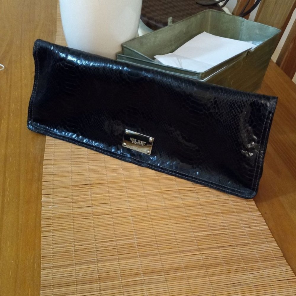 CLUTCH NINE WEST PURSE